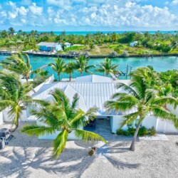 Short Term Vacation Home in Abaco Bahamas with Boat Dock