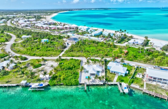 Short Term Rental in Abaco Bahamas with Boat Dock