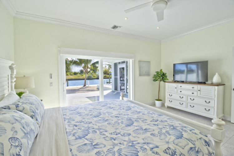 Bedroom of Twin Palms Short Term Rental Abaco Bahamas - Sunrise Bay Properties